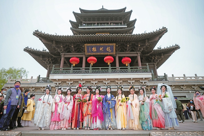满屏“国潮”范儿！大明湖花朝节靓丽启幕