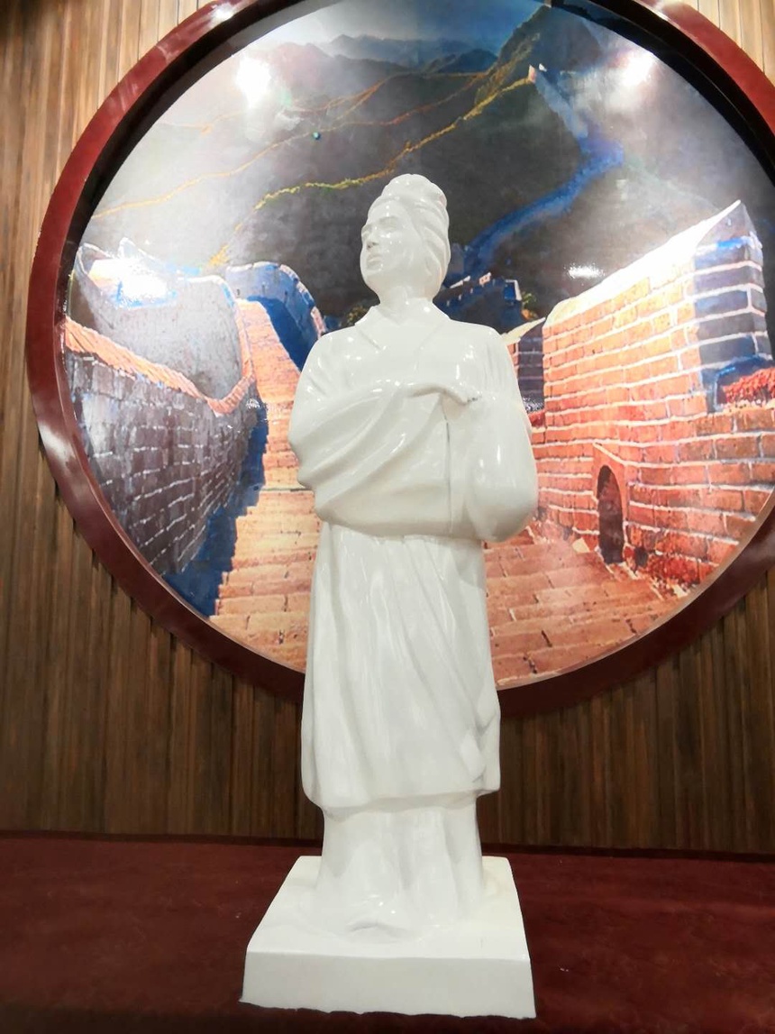 ta的故事| 千里寻夫未果 闻噩耗哭倒长城——孟姜女的故事-文旅中国