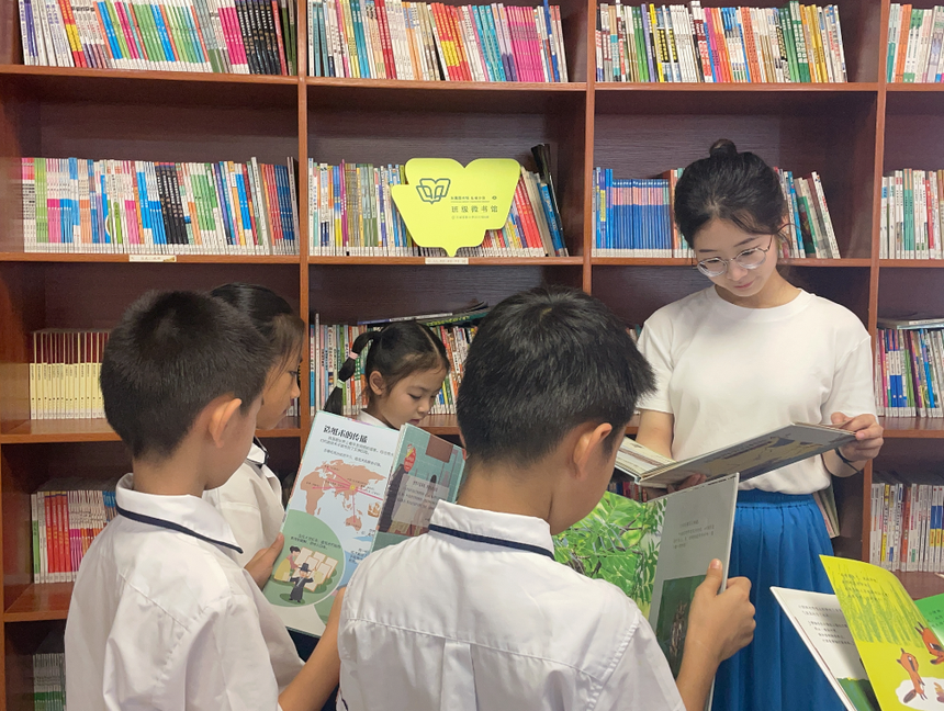 东莞图书馆供图10月中旬的一个周末,广东东莞联合高级技工学校的